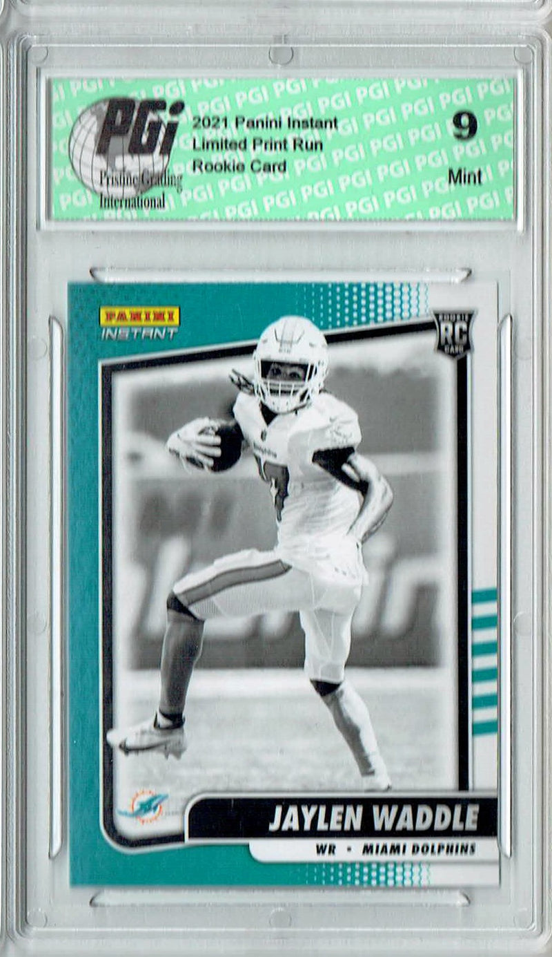 PGI 9 Jaylen Waddle 2021 Panini Instant #BW6 Black & White 1/2728 Rookie Card